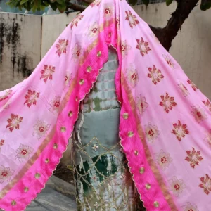 Greay Tie And Dye Full Suit With Pink Dupatta