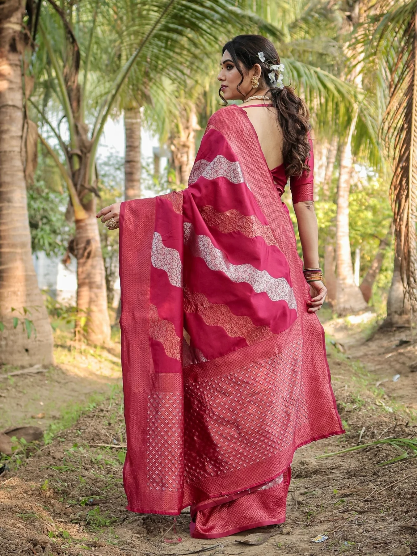 Pure Banarasi Silk Saree Weaved With Zari Comes With Heavy Banarasi Brocade Blouse